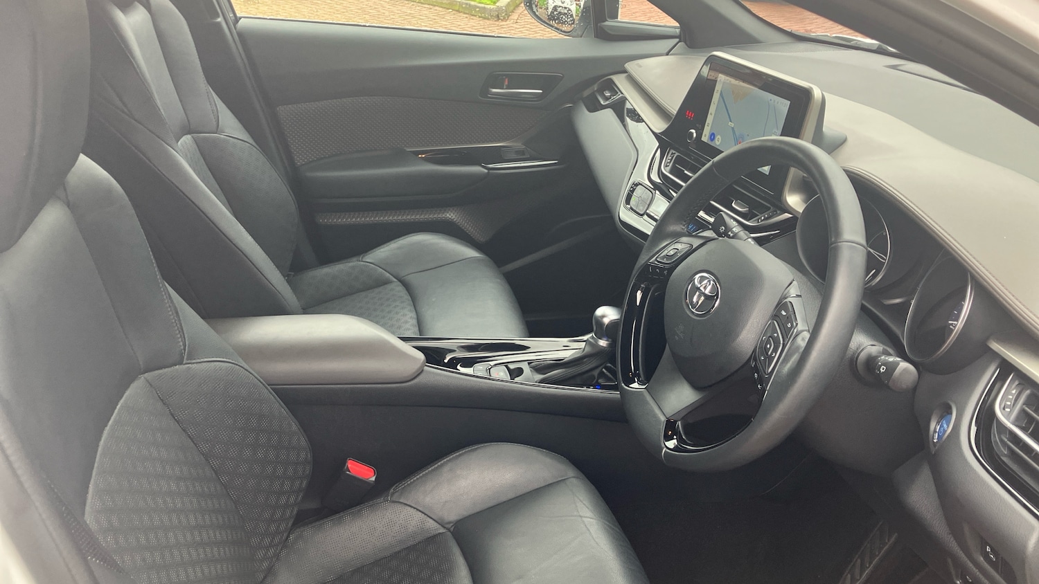 Used Toyota C-HR 2023 for sale - 76859655: Photo 11