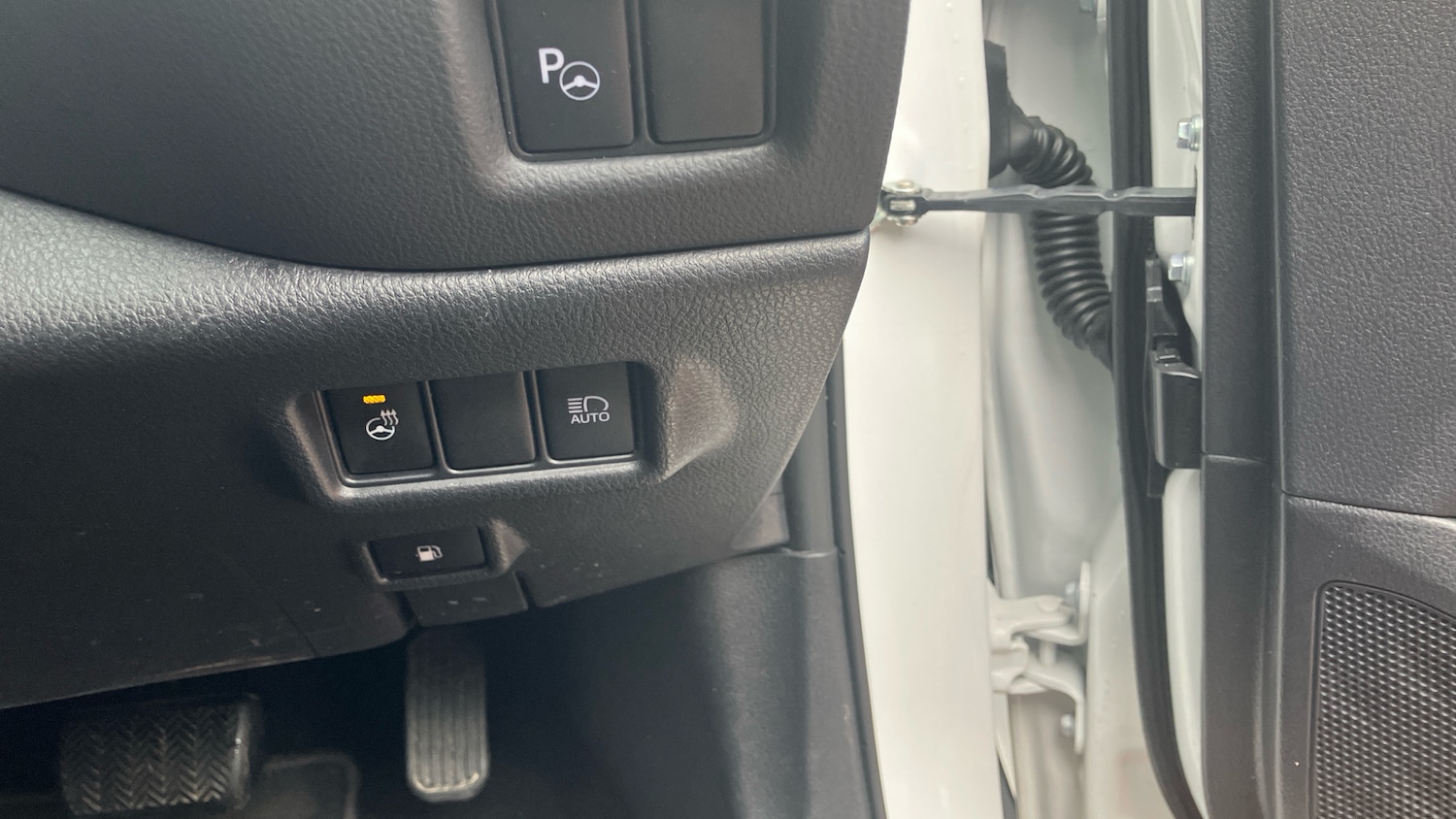 Used Toyota C-HR 2023 for sale - 76859655: Photo 41