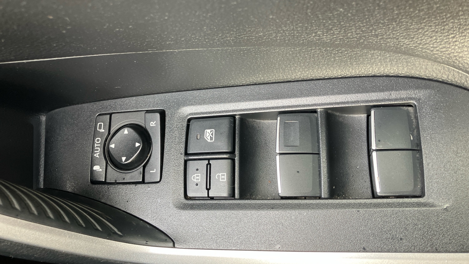 Used Toyota RAV4 2019 for sale - 76652217: Photo 38