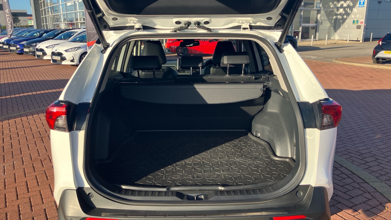 Used Toyota RAV4 2021 for sale - 76391666: Photo 14