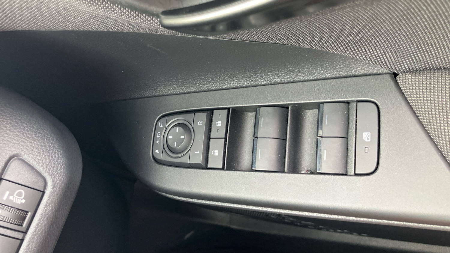 Used Toyota C-HR 2024 for sale - 77195673: Photo 41