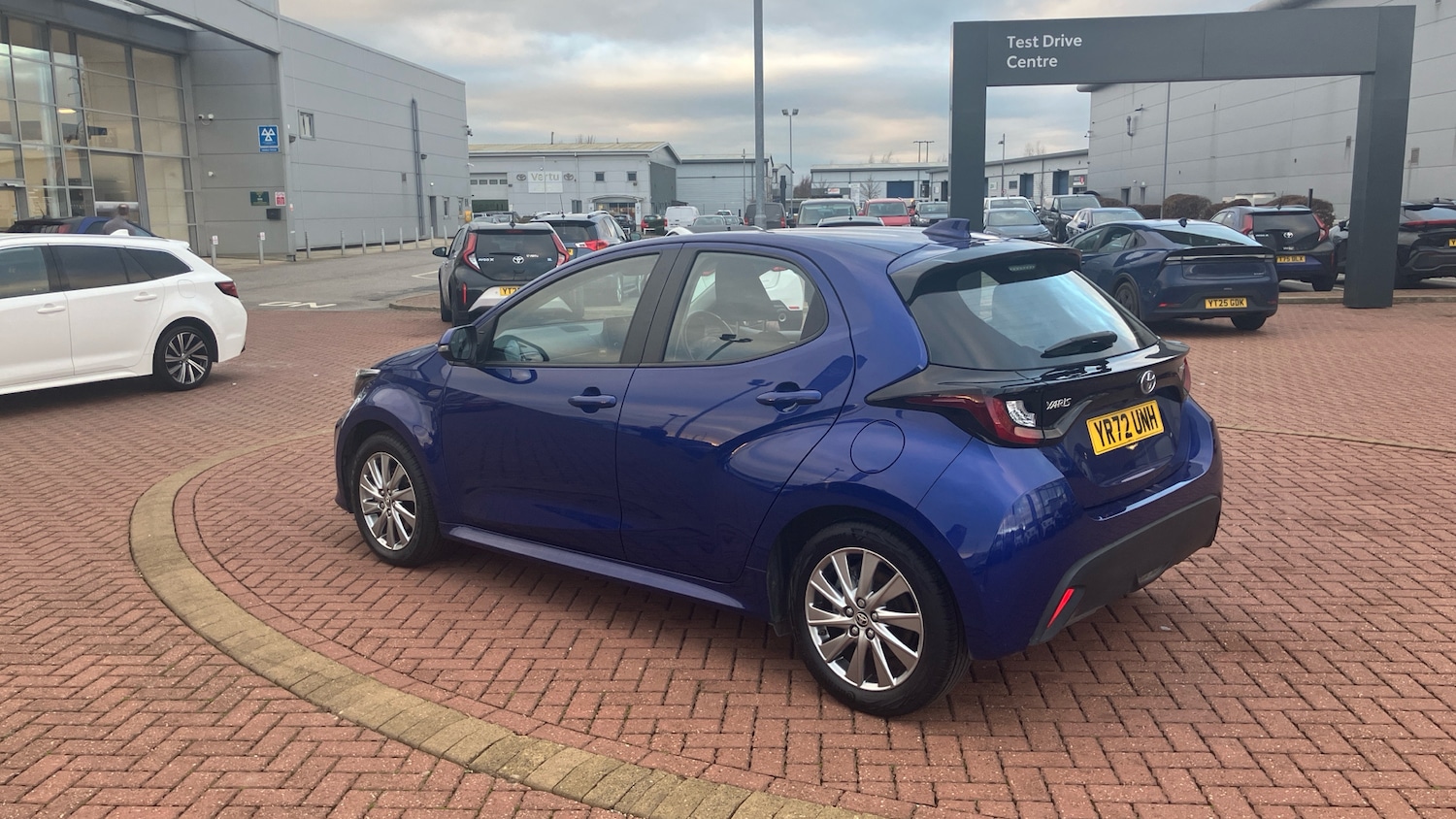 Used Toyota Yaris 2022 for sale - 77087280: Photo 34