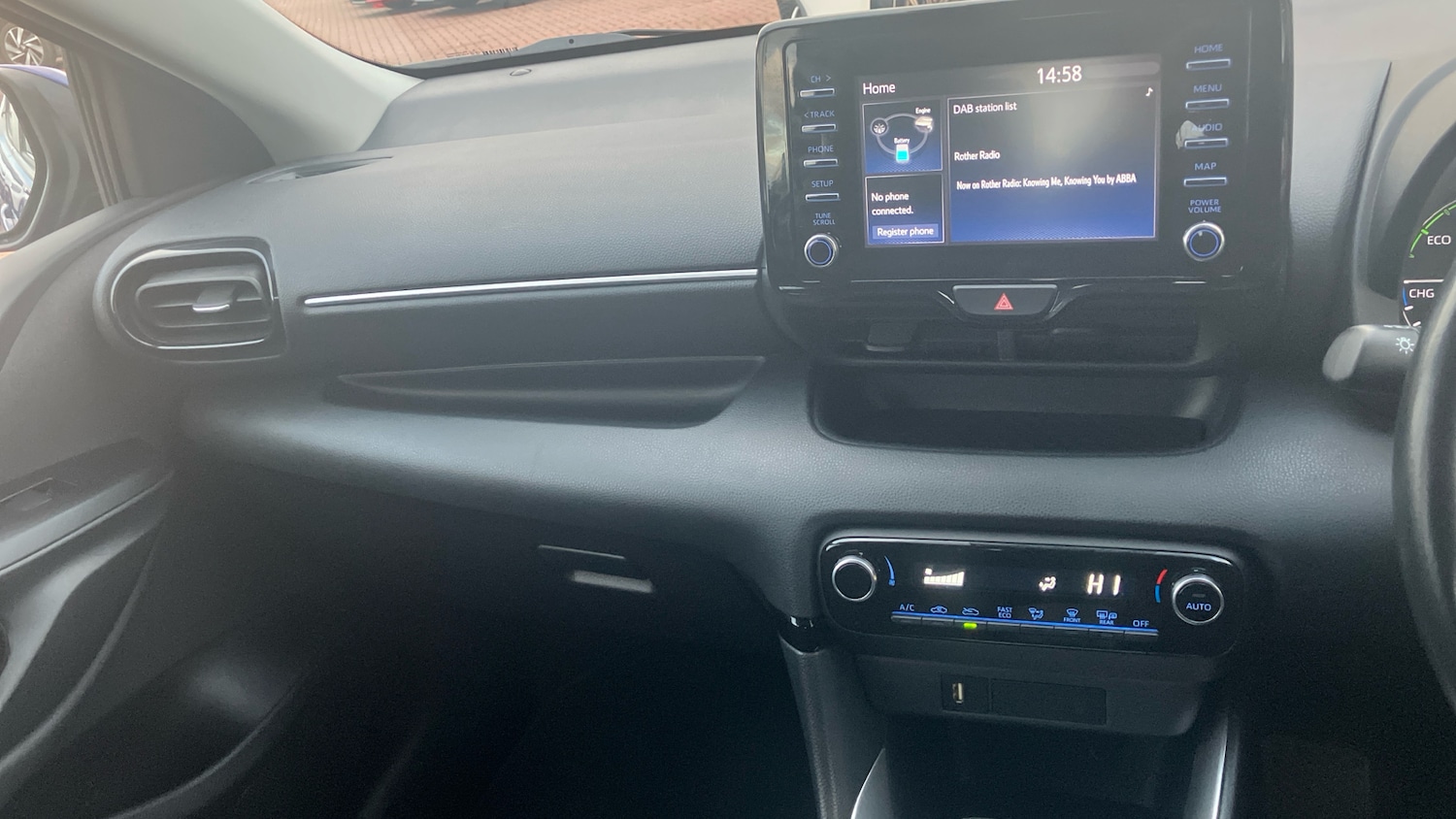 Used Toyota Yaris 2022 for sale - 77087280: Photo 42