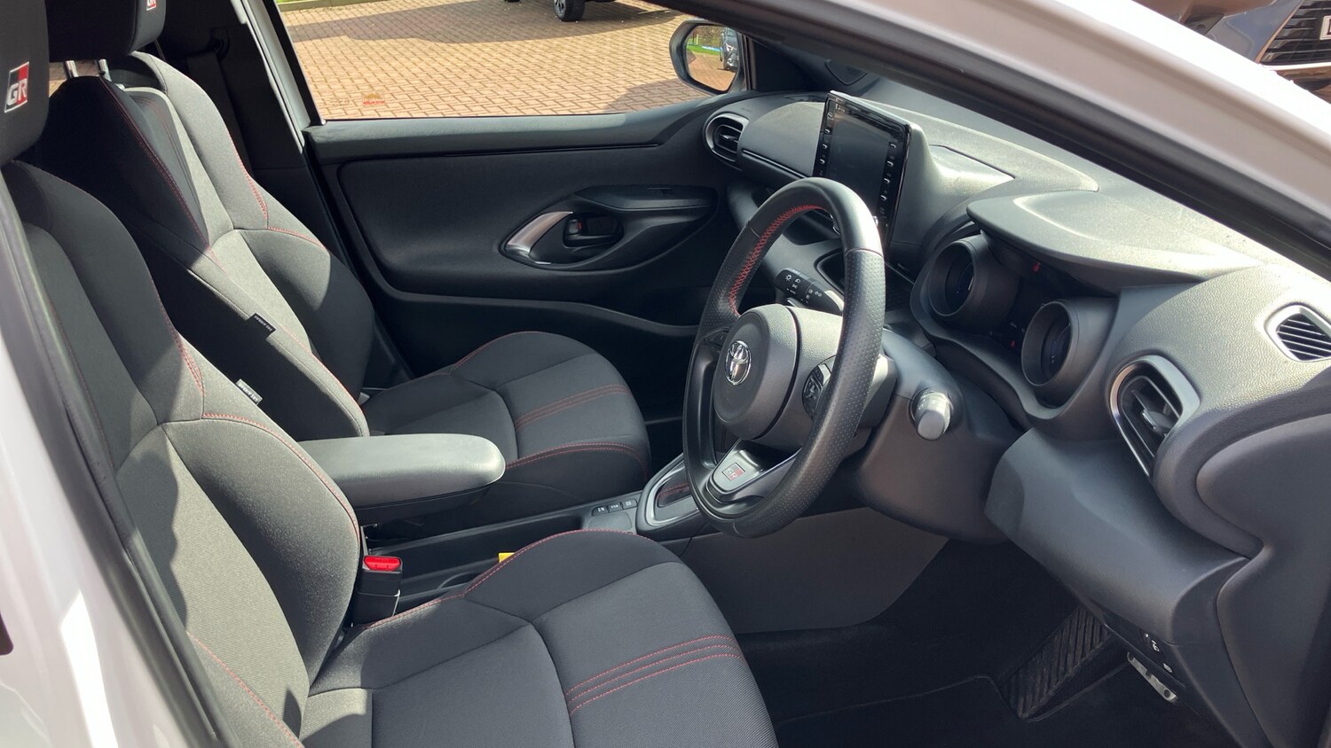 Used Toyota Yaris 2024 for sale - 77915382: Photo 11