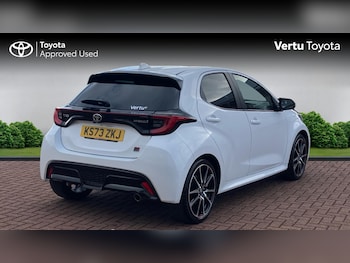 Used Toyota Yaris 2024 for sale - 77915382: Photo