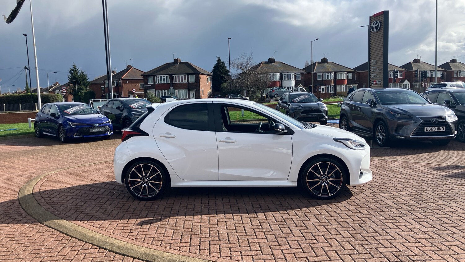 Used Toyota Yaris 2024 for sale - 77915382: Photo 33