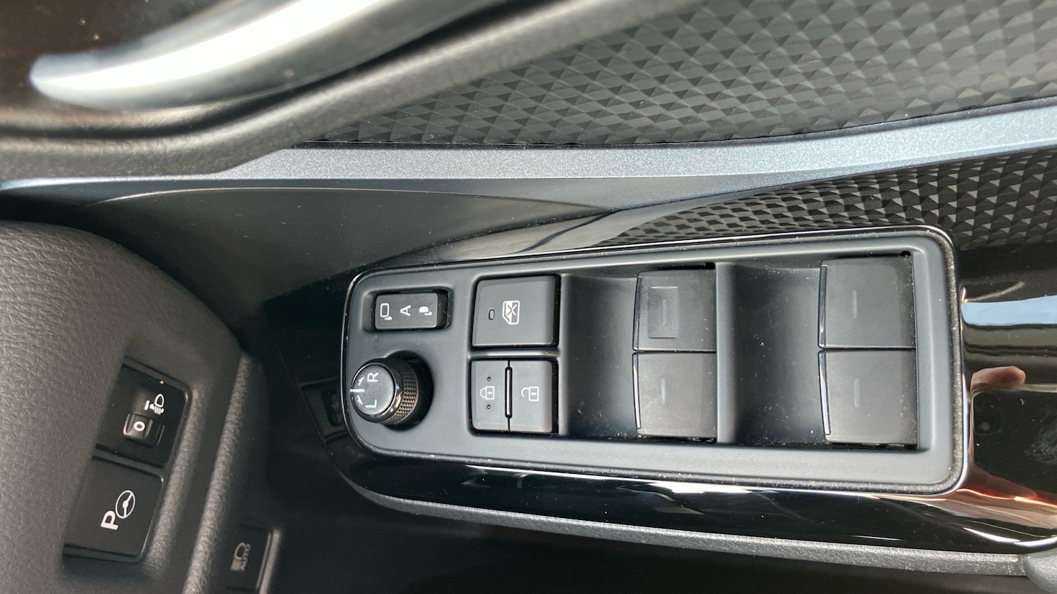 Used Toyota C-HR 2021 for sale - 78136502: Photo 35