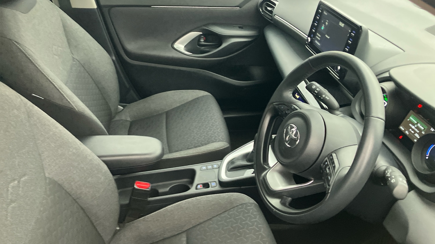 Used Toyota Yaris Cross 2023 for sale - 76979689: Photo 11