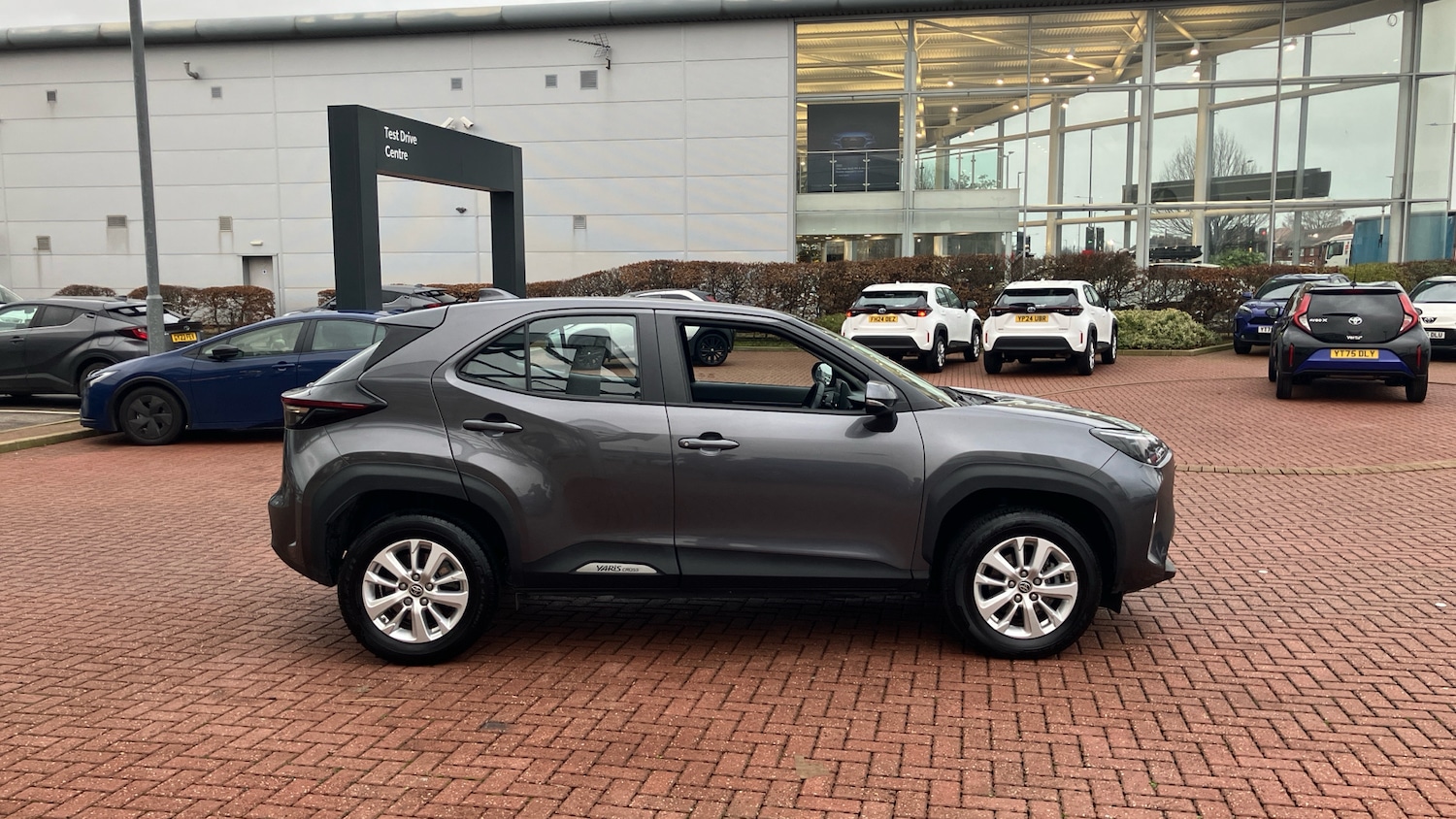 Used Toyota Yaris Cross 2023 for sale - 76979689: Photo 16