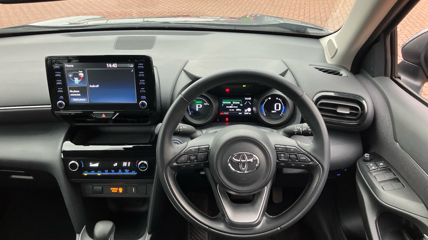 Used Toyota Yaris Cross 2023 for sale - 76979689: Photo 6