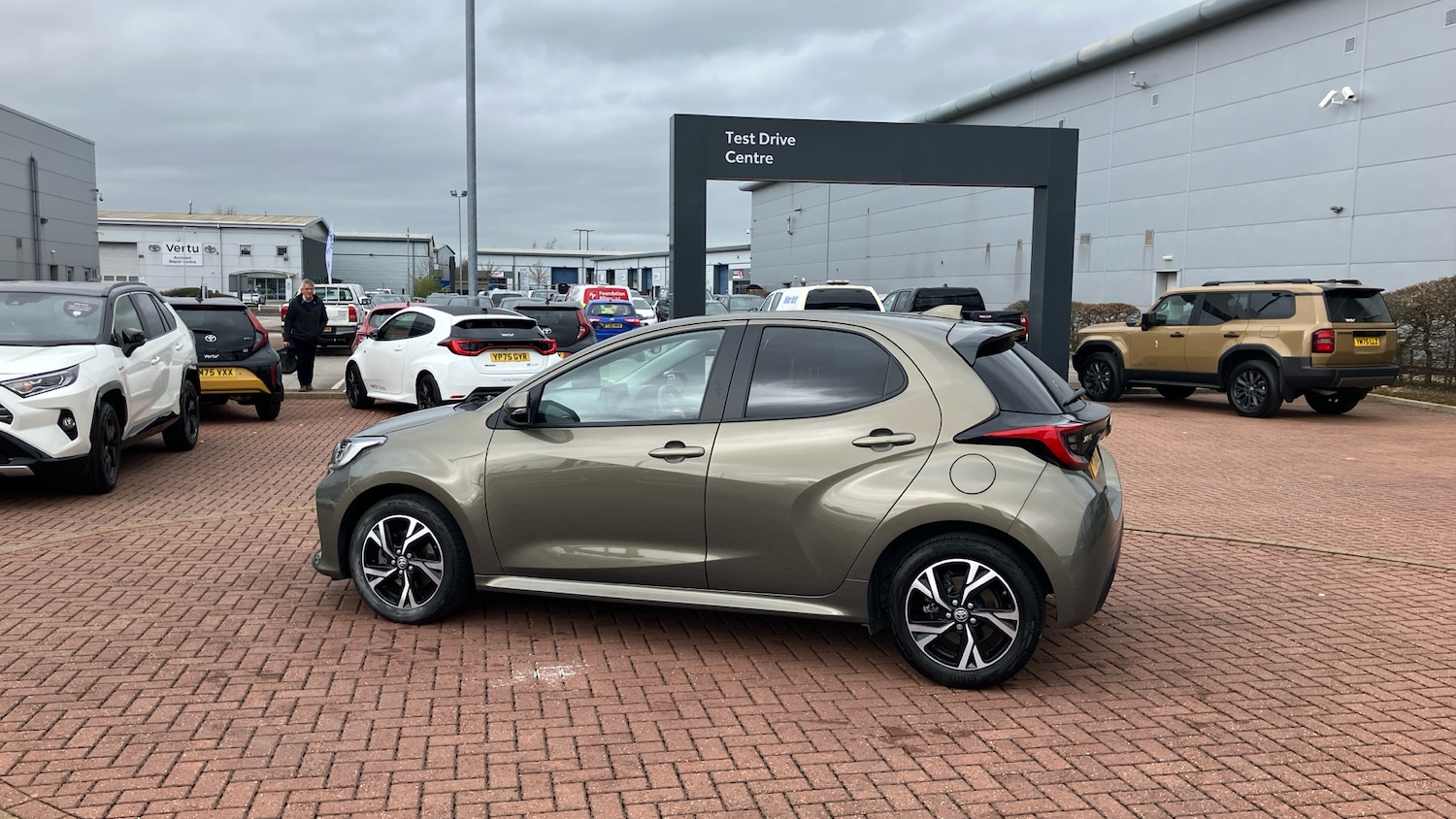 Used Toyota Yaris 2024 for sale - 77901471: Photo 31