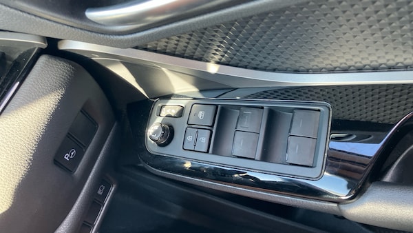 Used Toyota C-HR 2022 for sale - 76298866: Photo 39