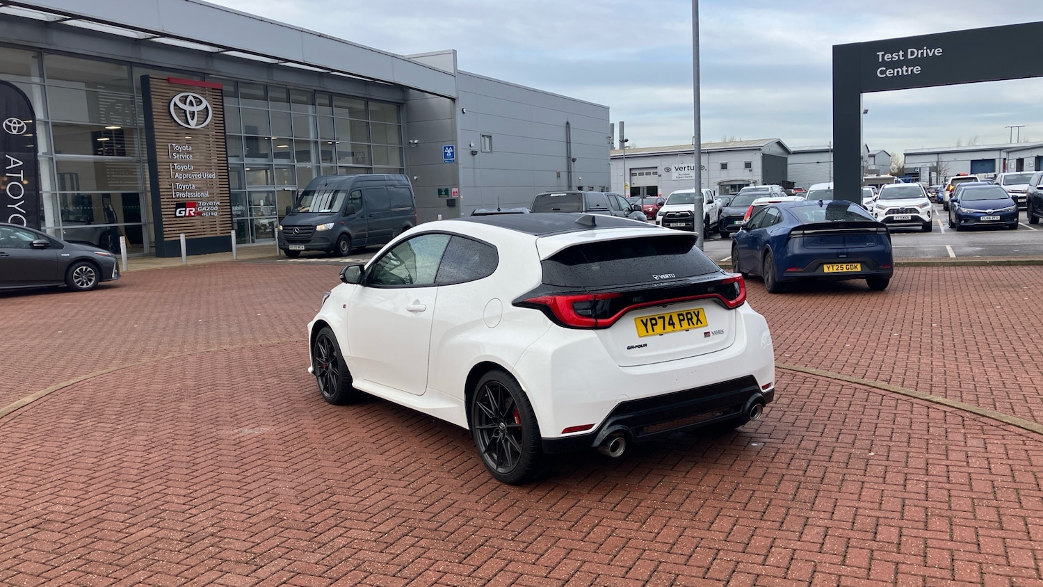 Used Toyota Yaris 2024 for sale - 77003206: Photo 32