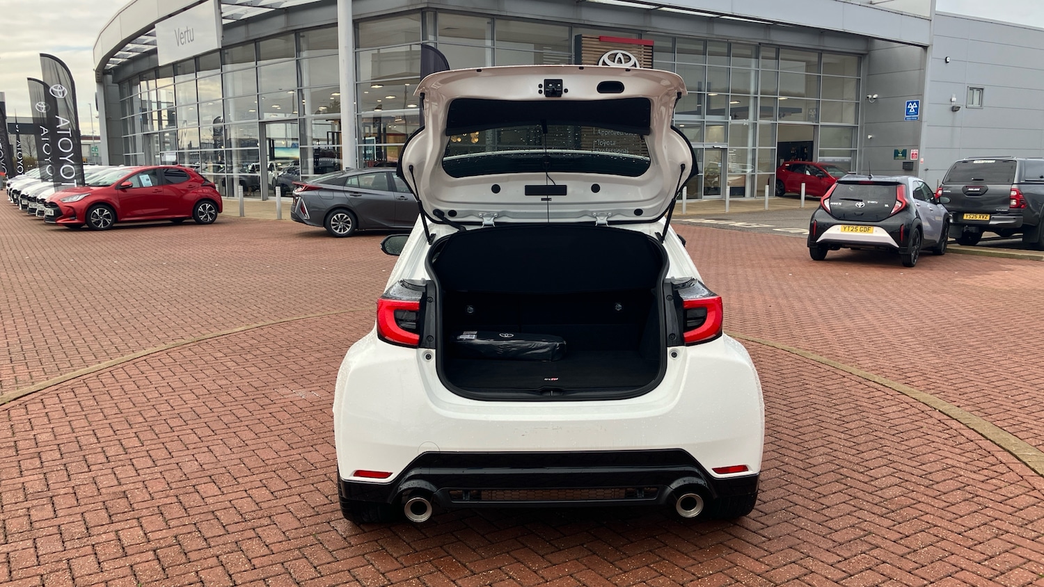 Used Toyota Yaris 2024 for sale - 77003206: Photo 35