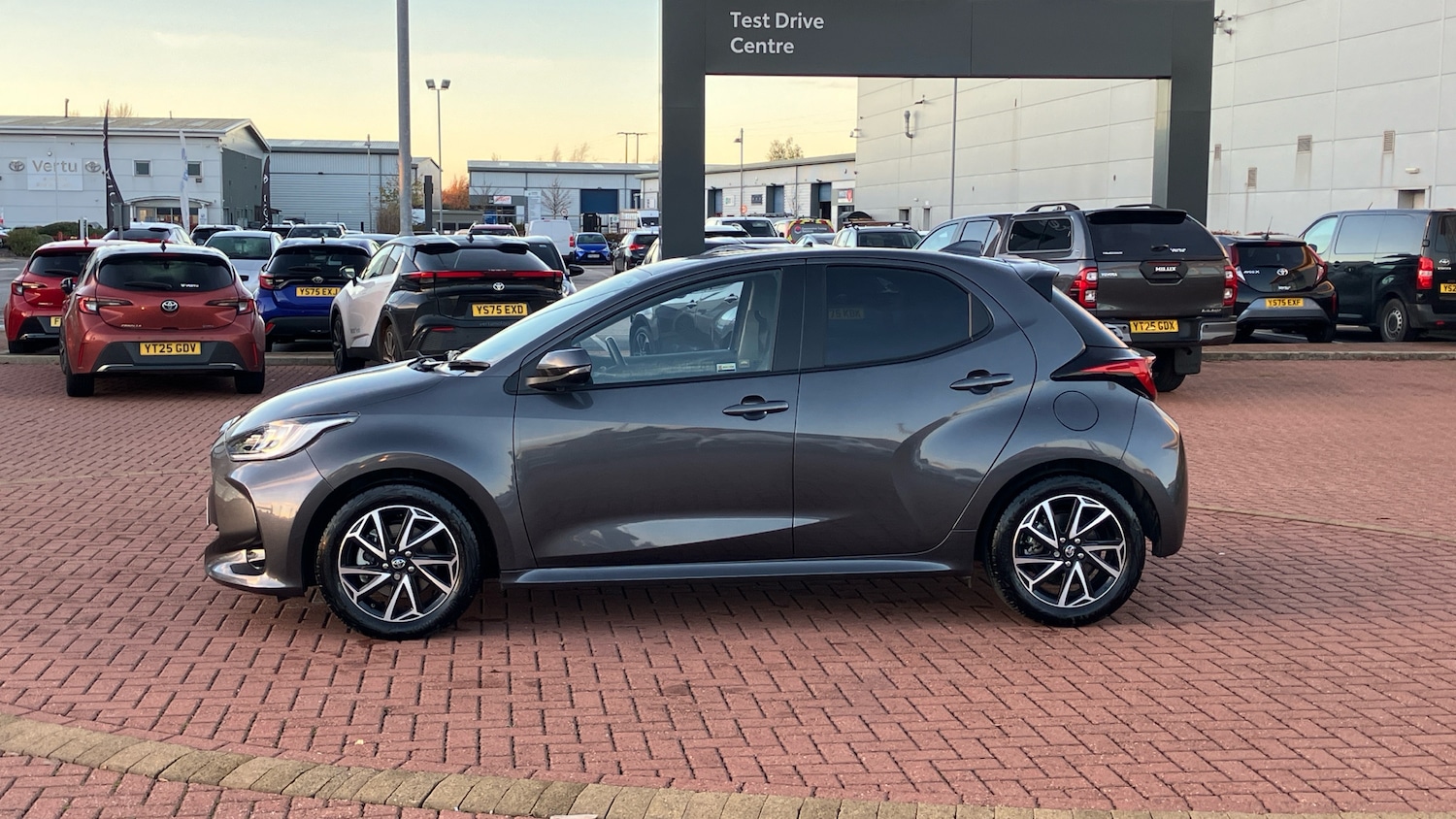 Used Toyota Yaris 2022 for sale - 76627858: Photo 17