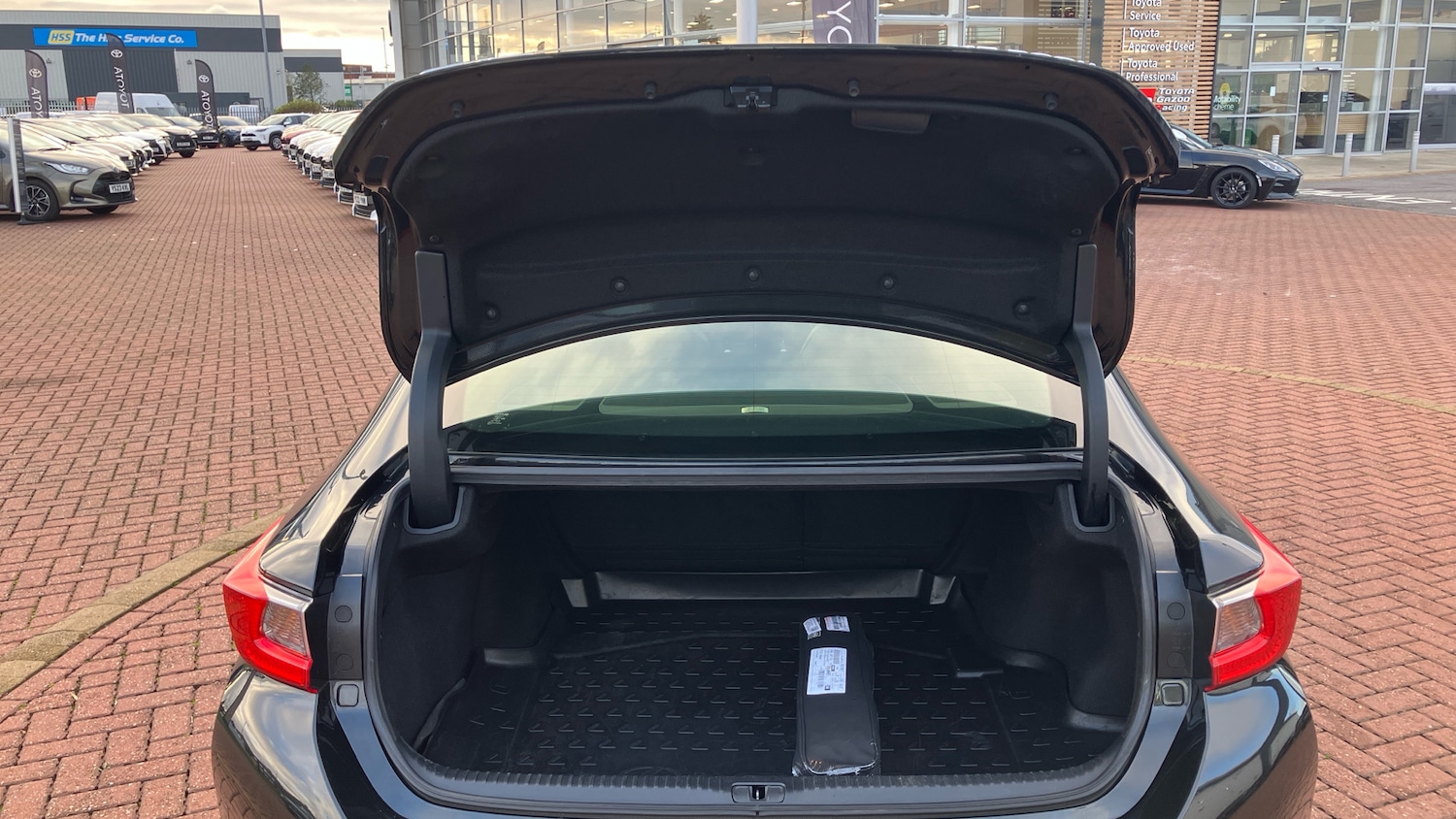 Used Lexus RC 2018 for sale - 76652223: Photo 14