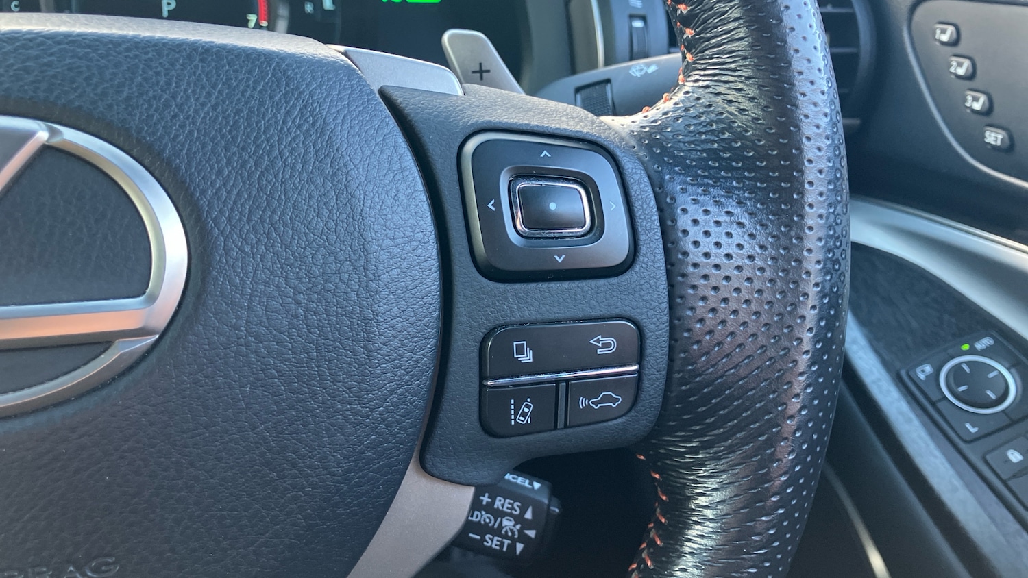 Used Lexus RC 2018 for sale - 76652223: Photo 36