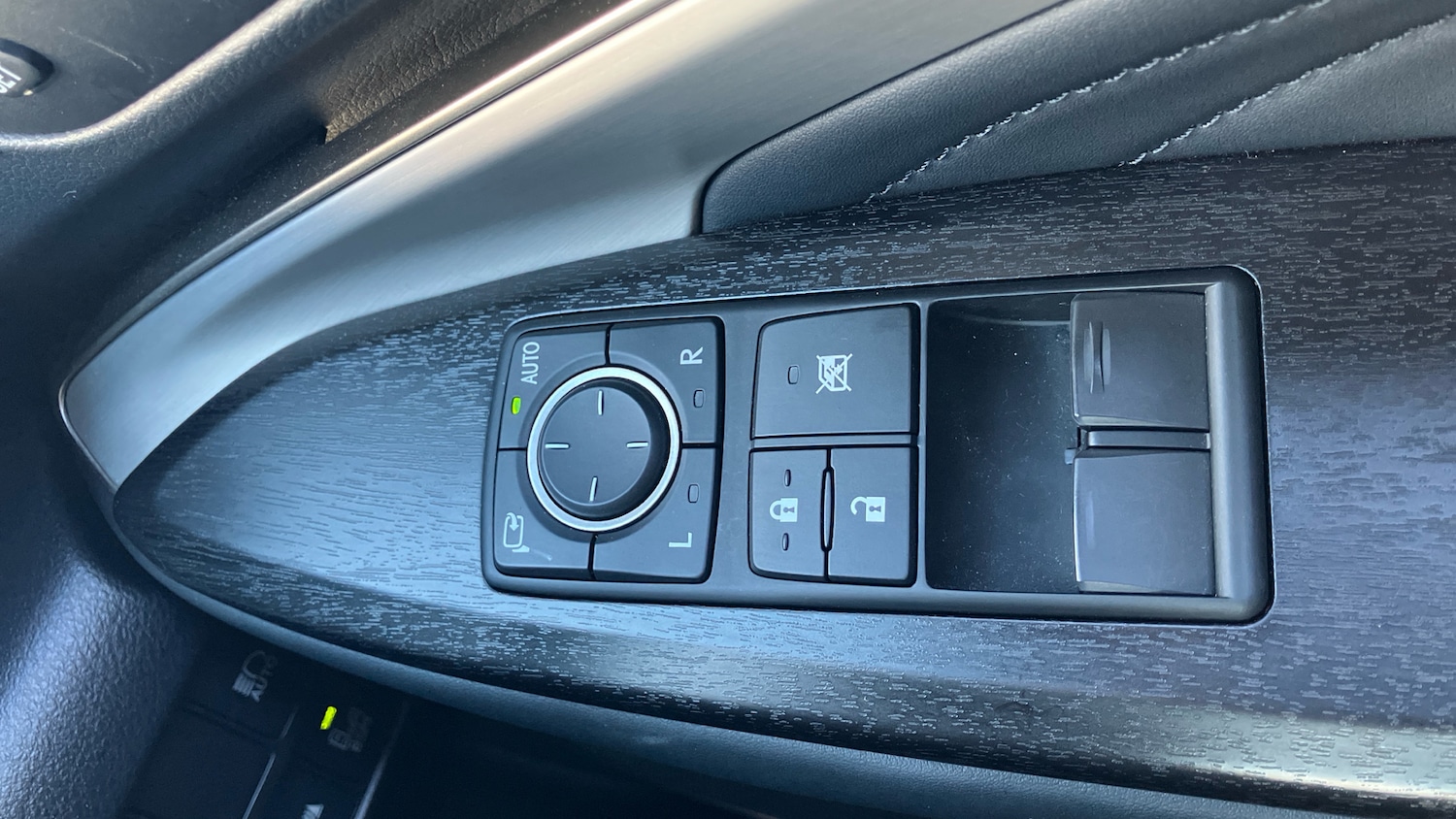 Used Lexus RC 2018 for sale - 76652223: Photo 37