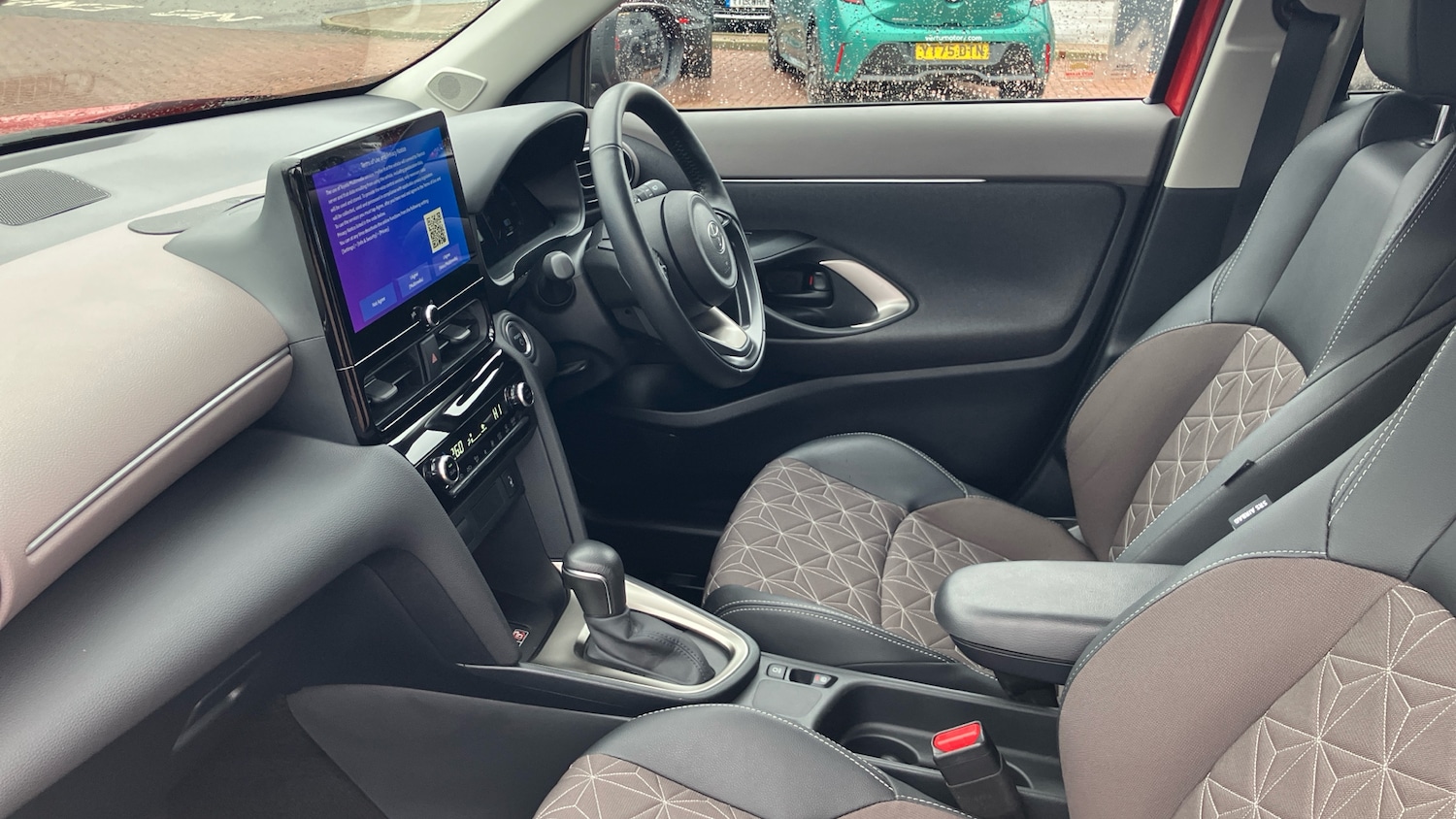 Used Toyota Yaris Cross 2024 for sale - 77595186: Photo 10