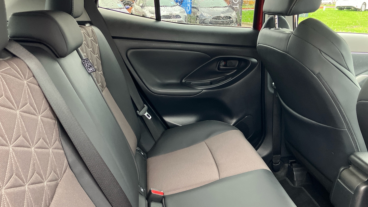 Used Toyota Yaris Cross 2024 for sale - 77595186: Photo 12