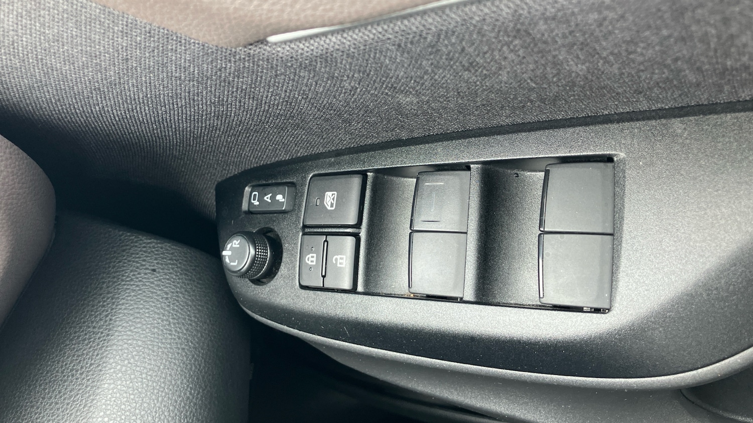 Used Toyota Yaris Cross 2024 for sale - 77595186: Photo 39