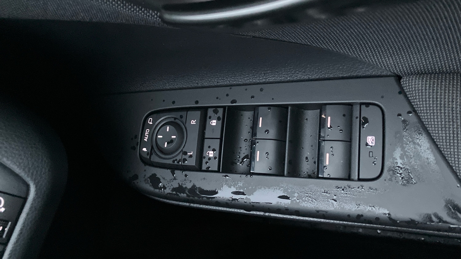 Used Toyota C-HR 2024 for sale - 77196355: Photo 40