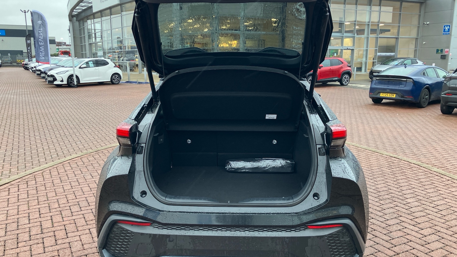 Used Toyota C-HR 2024 for sale - 77570542: Photo 14