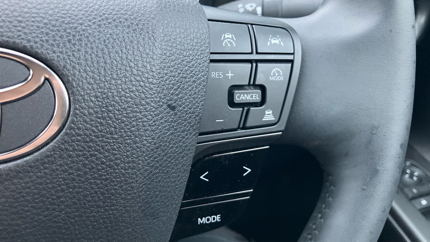 Used Toyota C-HR 2024 for sale - 77570542: Photo 40