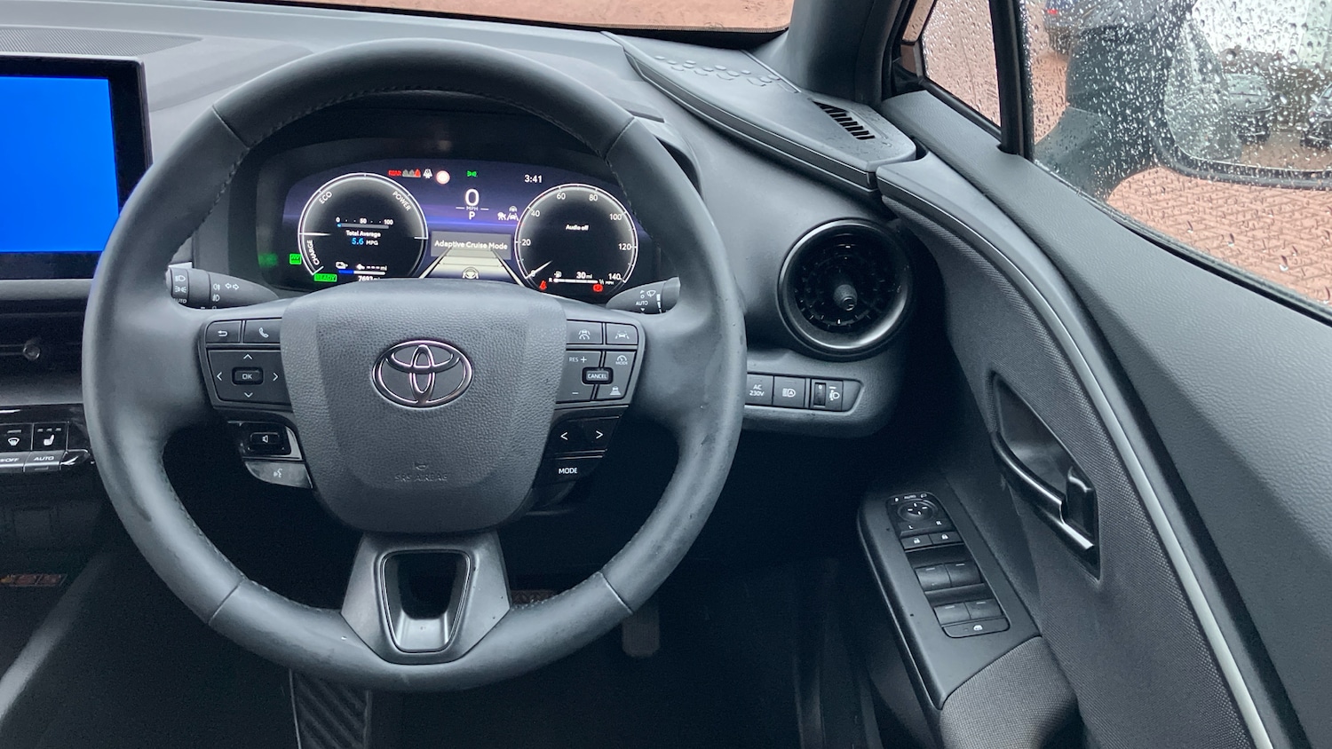 Used Toyota C-HR 2024 for sale - 77570542: Photo 8