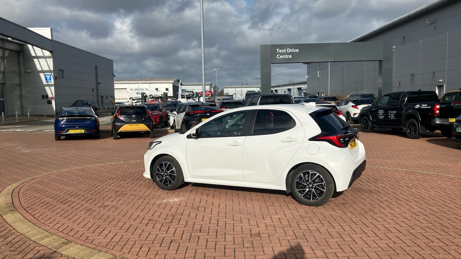 Used Toyota Yaris 2023 for sale - 77668390: Photo 31