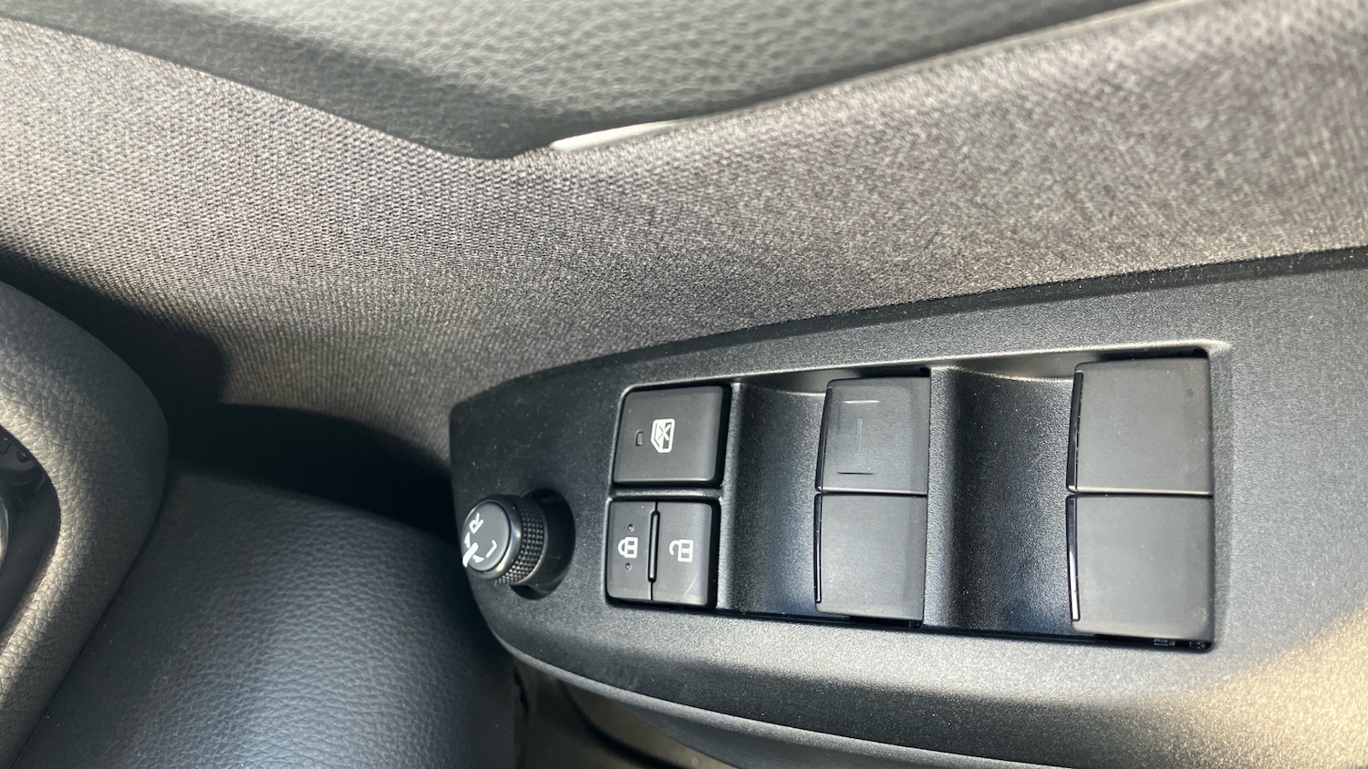 Used Toyota Yaris 2023 for sale - 77668390: Photo 37