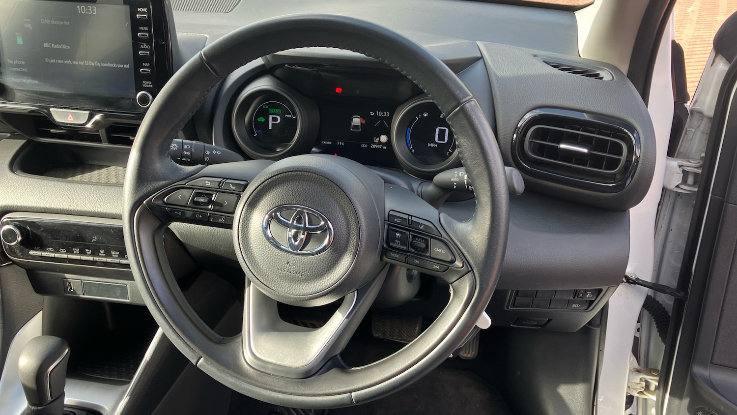 Used Toyota Yaris 2023 for sale - 77668390: Photo 8