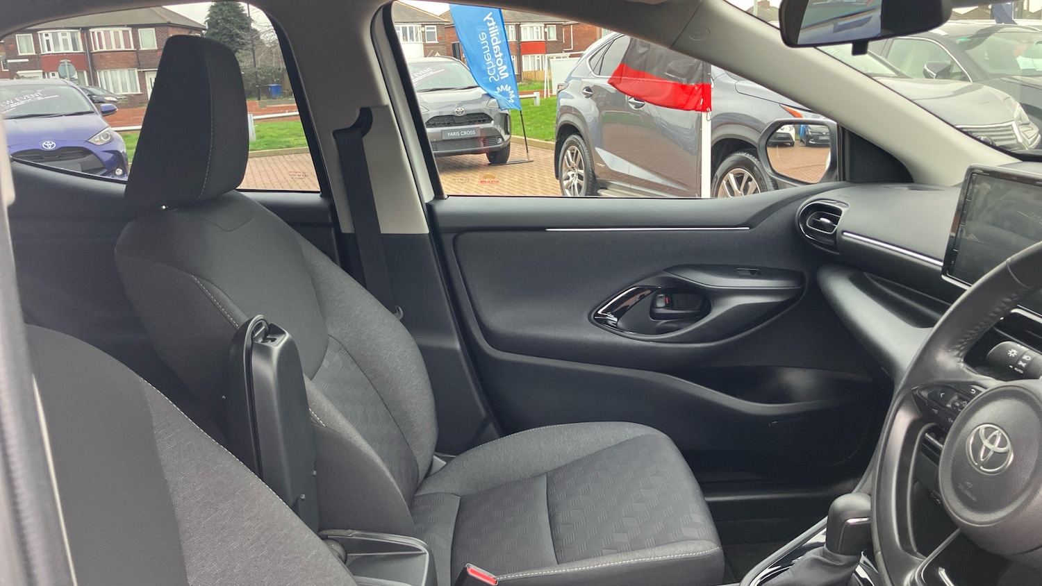 Used Toyota Yaris 2024 for sale - 77830429: Photo 11