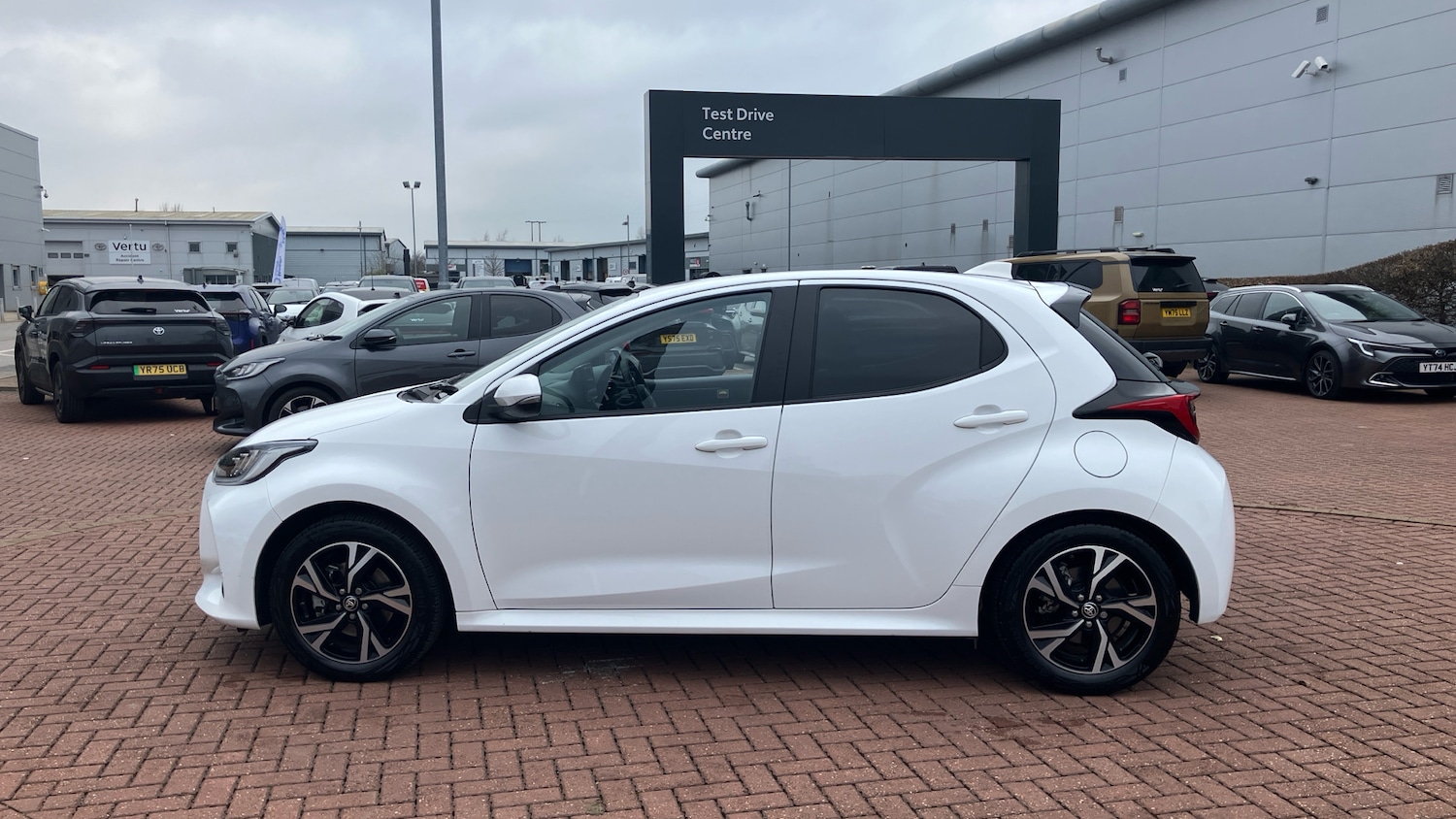 Used Toyota Yaris 2024 for sale - 77830429: Photo 17