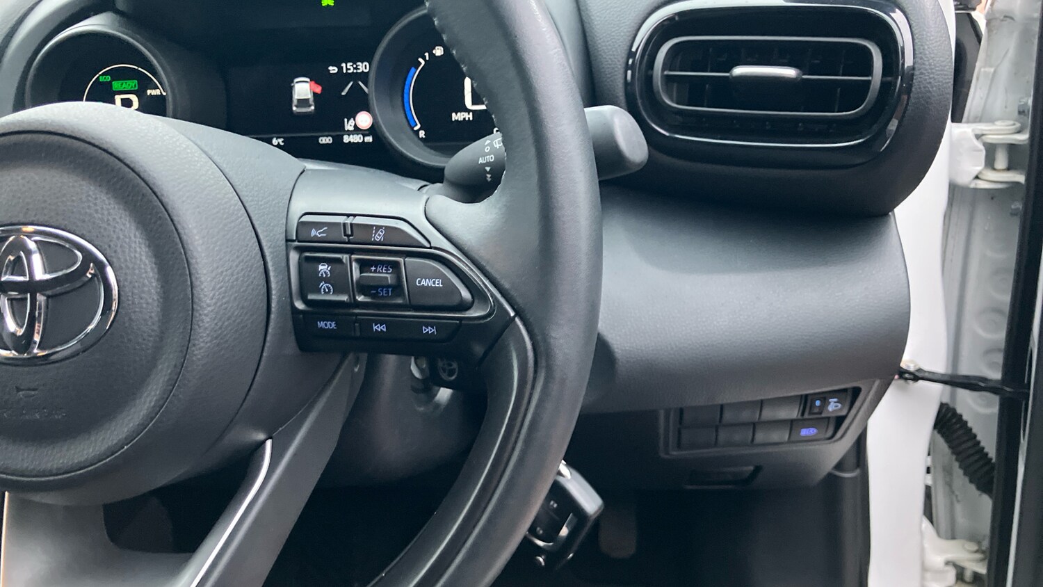 Used Toyota Yaris 2023 for sale - 77339178: Photo 38