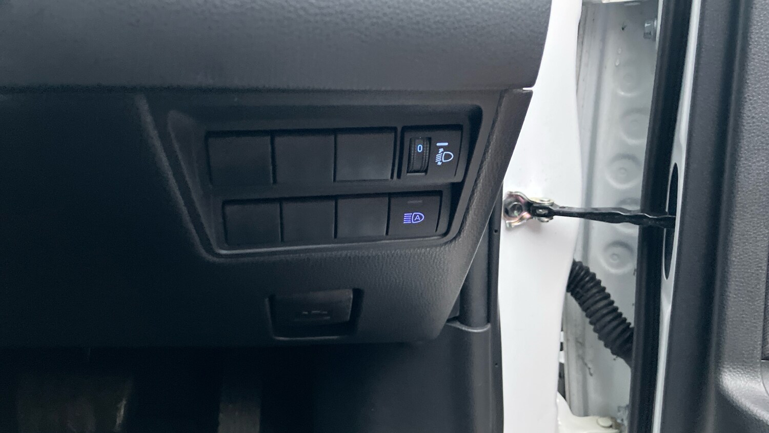 Used Toyota Yaris 2023 for sale - 77339178: Photo 39