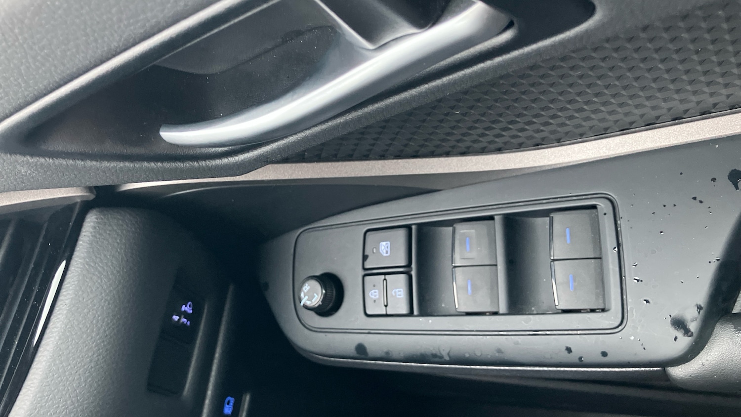 Used Toyota C-HR 2023 for sale - 77903780: Photo 30