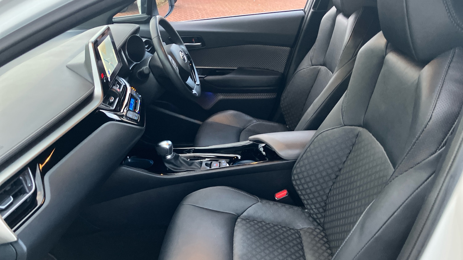 Used Toyota C-HR 2023 for sale - 77271313: Photo 10