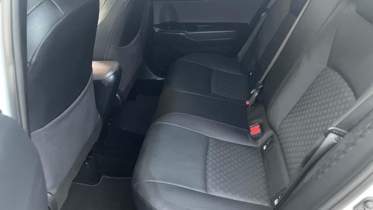 Used Toyota C-HR 2023 for sale - 77271313: Photo 13