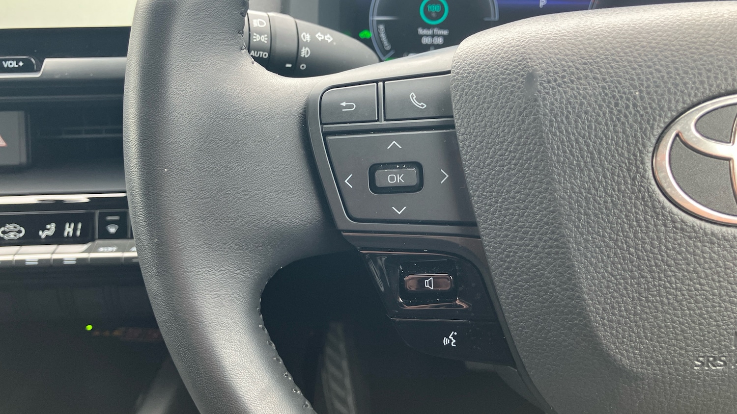 Used Toyota C-HR 2024 for sale - 77945329: Photo 35