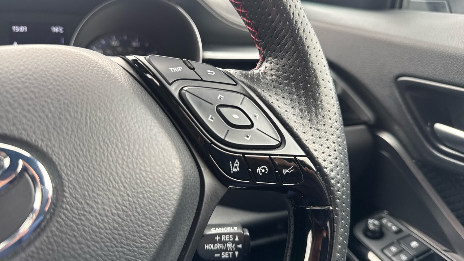 Used Toyota C-HR 2023 for sale - 76555633: Photo 31