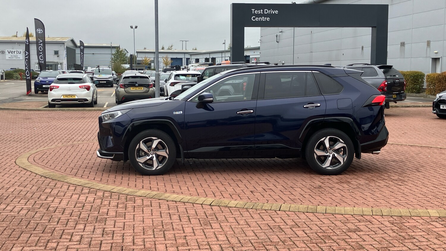 Used Toyota RAV4 2021 for sale - 76263147: Photo 17