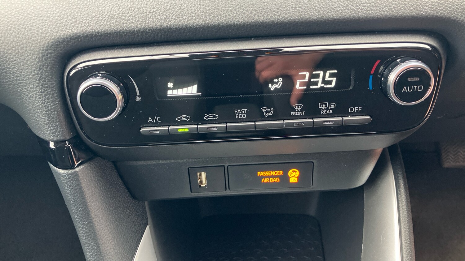 Used Toyota Yaris 2023 for sale - 76275898: Photo 36