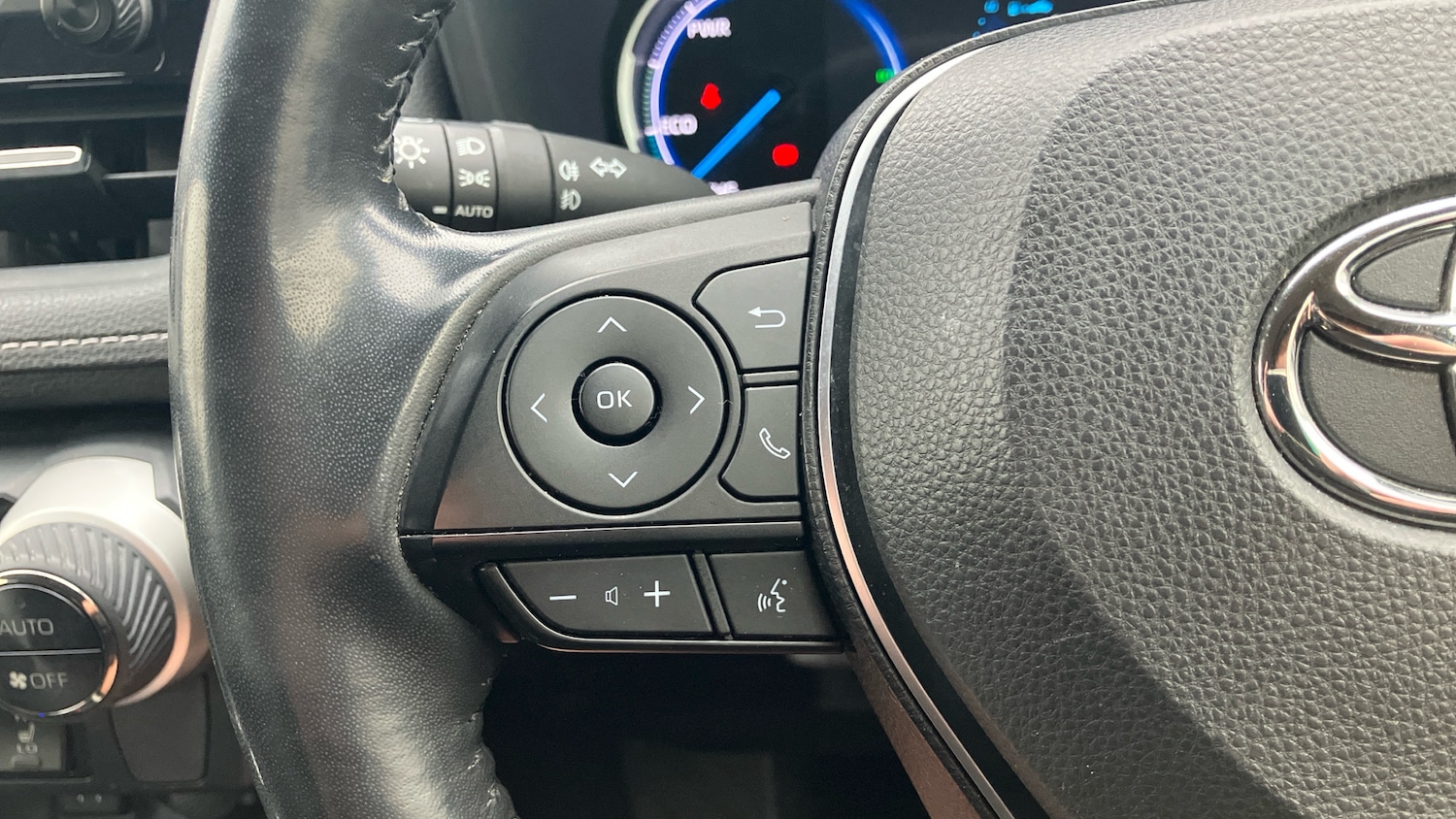 Used Toyota RAV4 2019 for sale - 76588531: Photo 35