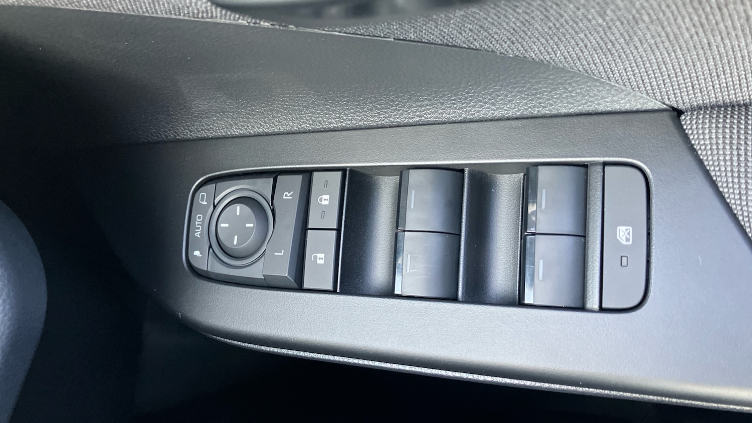 Used Toyota C-HR 2025 for sale - 76907655: Photo 38