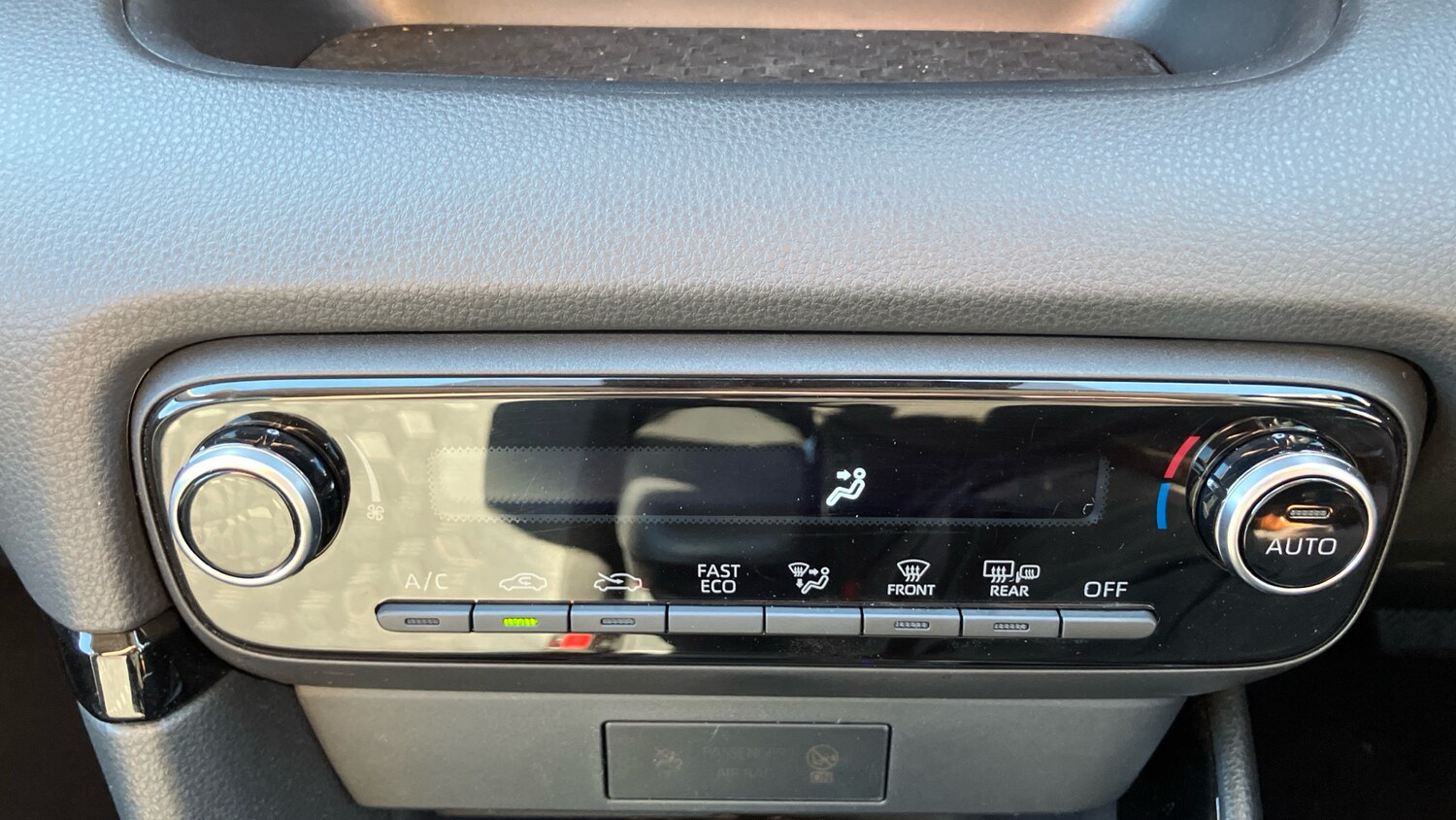 Used Toyota Yaris 2024 for sale - 78223172: Photo 33