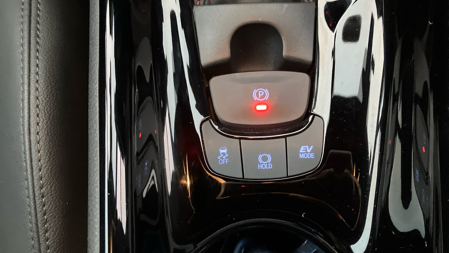 Used Toyota C-HR 2023 for sale - 77151850: Photo 35