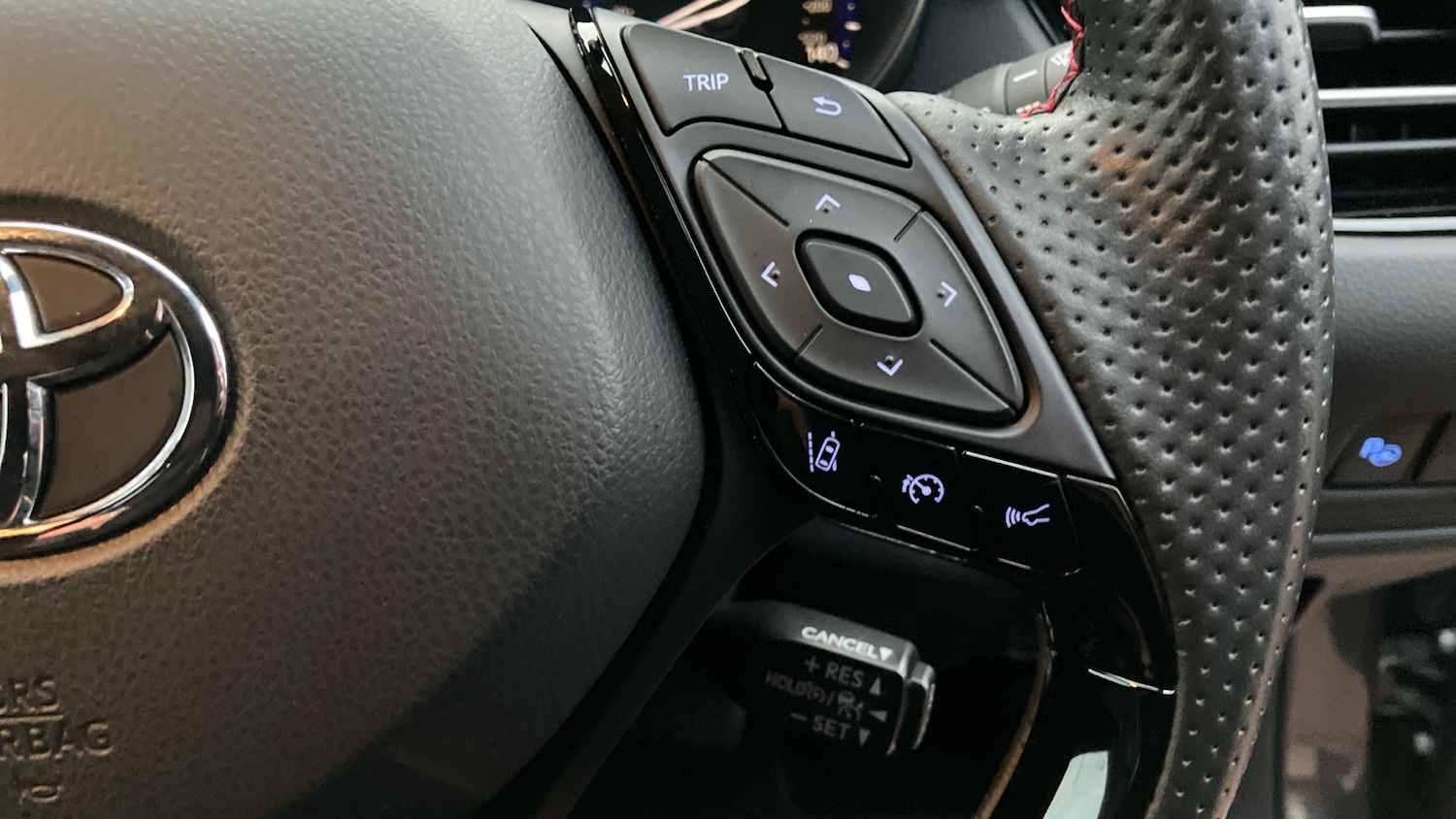 Used Toyota C-HR 2023 for sale - 77151850: Photo 39