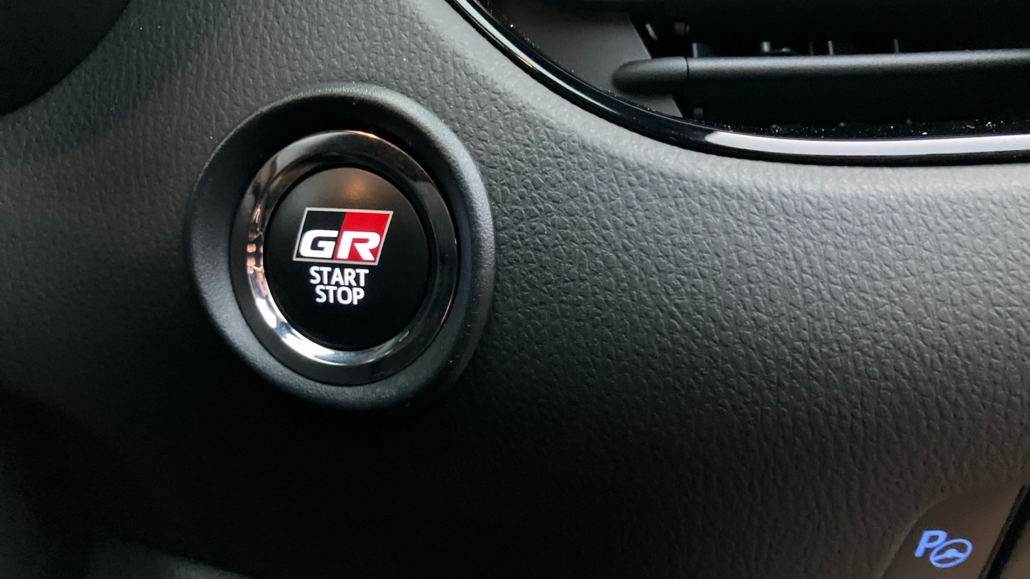 Used Toyota C-HR 2023 for sale - 77151850: Photo 40