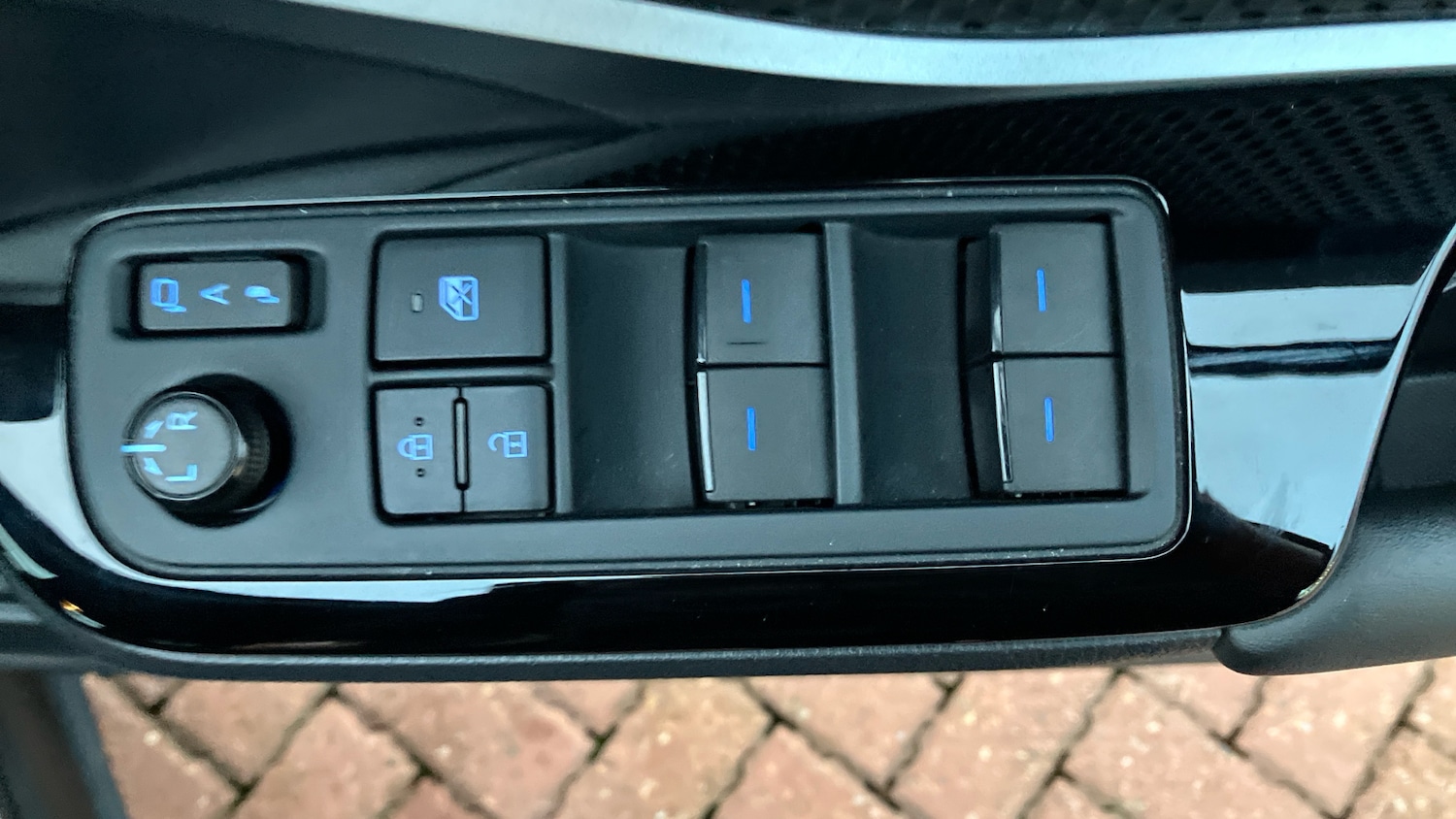 Used Toyota C-HR 2023 for sale - 77151850: Photo 42